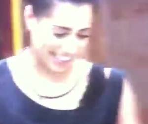 Video porno que mostra Adelia do Big Brother Brasil 16 toda soltinha mostrando as tetas enormes que ela tem, negra bem gostosa e safadona em frente a camera