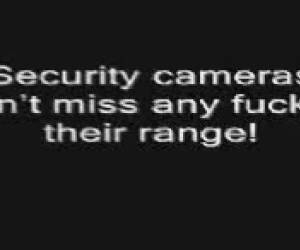 voyeur auf seine besten paare fang durch eine camera.caught von Überwachungskamera