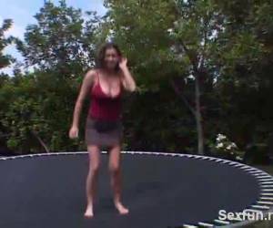 sara stone ist die bekannte porno sterne mit ihren großen titten lassen ist normalerweise recht einen fick aber von ficken, sie springt, vorzugsweise auf der trampoline.jumping auf einem trampolin