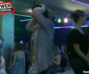 Young girls let themselves fuck at hardcore party