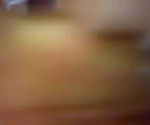gefangen! während die schüler ihm, die, den einen geilen in der schule liefert blowjob, werden sie von den anderen schülern gefangen werden. blowjob in der schule